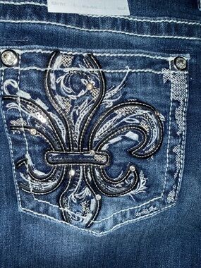 NWT Miss Me women’s Jeans Dk Blue 30x34 Mid Rise Bootcut Fleur-De-Lis Slim Fit